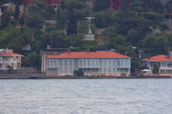 İnönü'nün yalısı için İBB yolu kapattı! Semt sakinleri hukuksuzluğa isyan etti